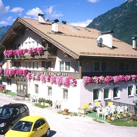 Hotel Villa Mozart Pozza di Fassa Bagian luar foto