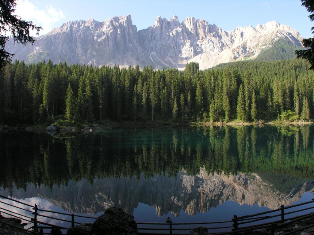 Hotel Villa Mozart Pozza di Fassa Bagian luar foto