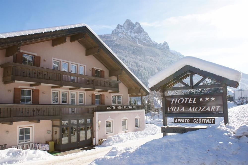 Hotel Villa Mozart Pozza di Fassa Bagian luar foto